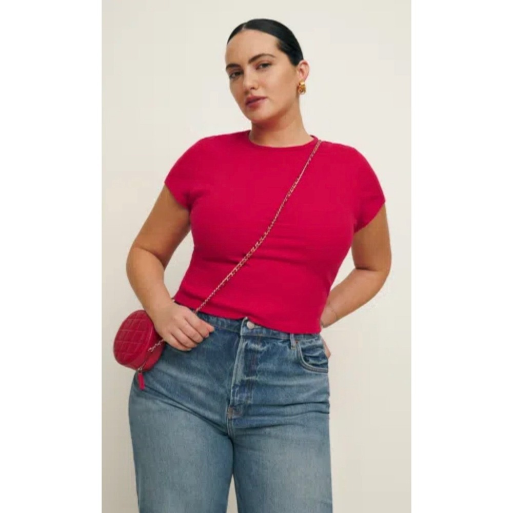 Women's Fitted Short-Sleeve Knit Top in Hot Pink